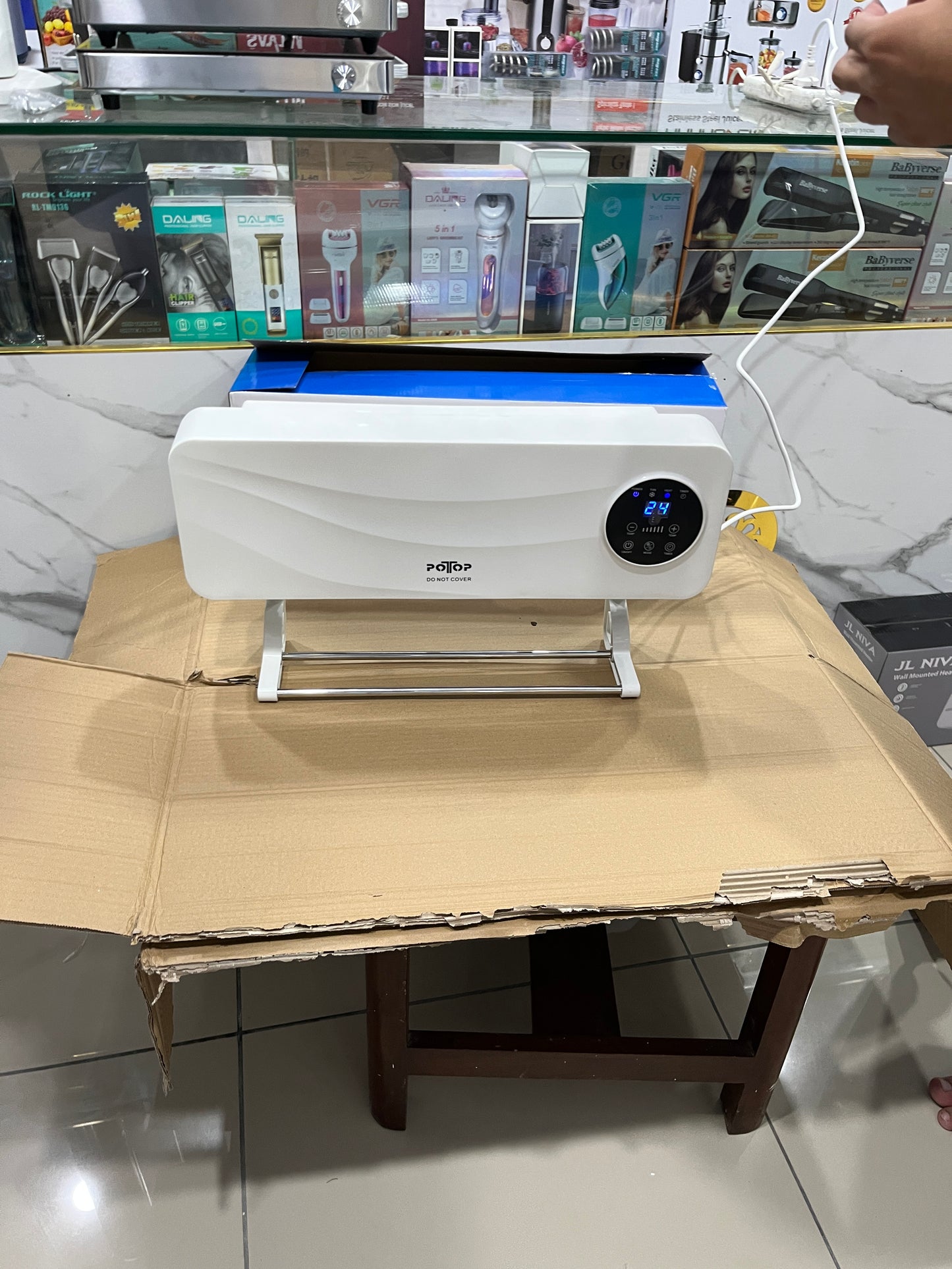 Lott imported high Quality Wall mounted. Heater . 2 in 1 . 2000 watt